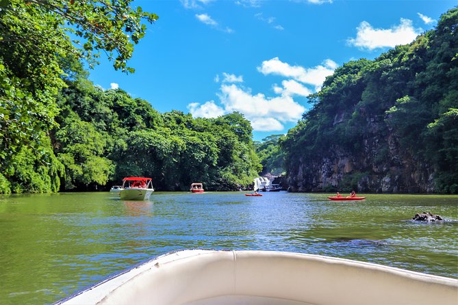 Speedboat Ile aux Cerfs + GRSE Waterfall, BBQ and Bar - Speeding toward Ile aux Cerfs