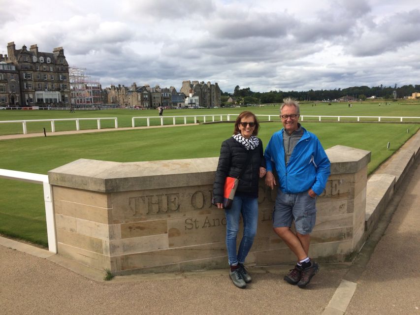 St Andrews: City Highlights Walking Tour with Cocktail - Key points at a glance