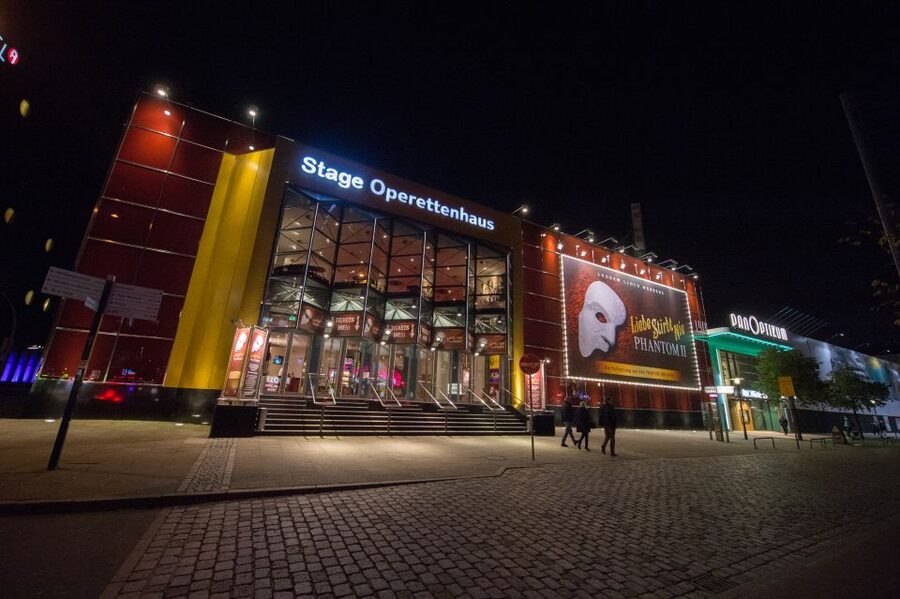 St. Pauli Nightlife Tour with Drag Queen in German - Who should book this St. Pauli tour?