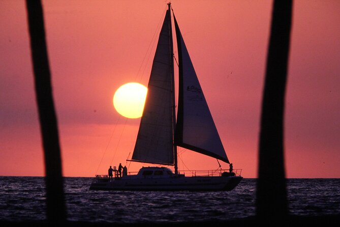 Sunset Cocktail Cruise on our Sailing Catamaran - What You Eat and Drink During the Cruise