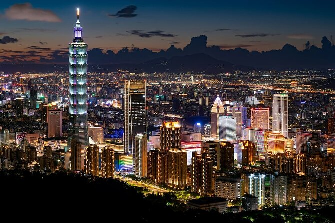 Taipei Nightlife: Taipei Pub Crawls (2 Different Routes) - Wednesday in Xinyi, with Taipei 101 in the background