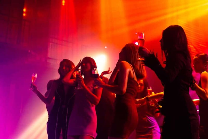 Tbilisi: Nightlife Highlights Tour with Welcome Drinks - Dedaena Park and the music-led part of the evening