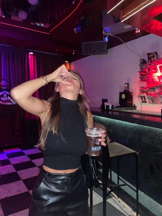 Tel Aviv: Pub Crawl and Nightlife Tour with Shots - Practical advice for making the night go smoothly