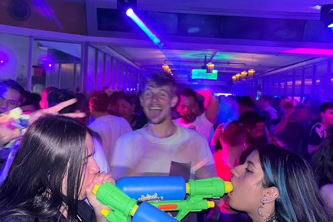 Theatron Party-Tour, 20 Clubs, Map, cocktail, bottle, After-party - Key points to know before you go