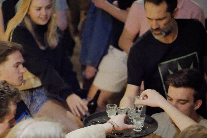 Thursday & Friday Night Pub Crawl for Professionals in Athens - Key points to know before booking