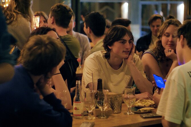 Thursday & Friday Night Pub Crawl for Professionals in Athens - Who should book this night out