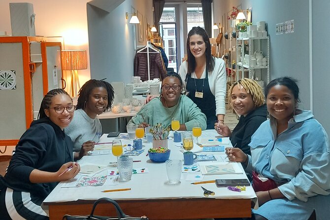 Tile Painting and Cocktails in Downtown Porto - Key things to know before you book