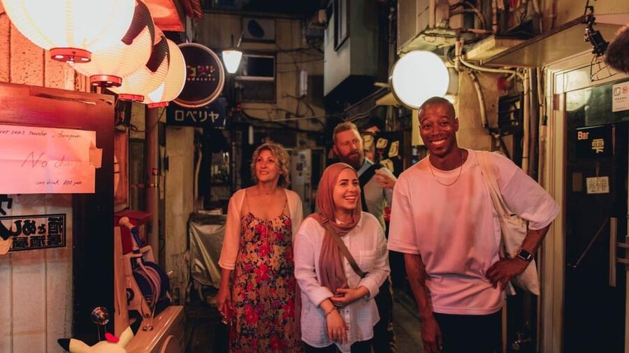 Tokyo: Enjoy Tokyo's Nightlife in Shinjuku - One hour of karaoke to finish the night