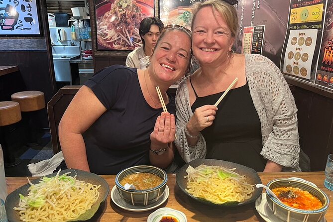 Tokyo : Local Bar and Ramen hopping Tour in Ikebukuro - What the guides bring to the evening