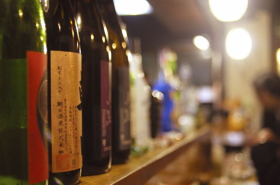 Tokyo: Luxury Sake, Cocktail, and Whiskey Pairing Tour - Why the small group matters after dark