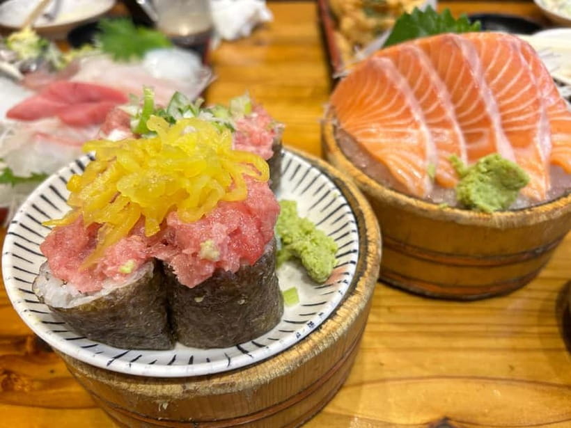 Tokyo: Shinjuku Bar Hopping & Night Walking Tour - Who should book this Shinjuku tour