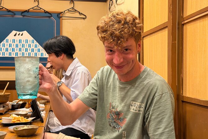 Tokyo Shinjuku Bar Hopping –Wagyu , Ramen & 7 Dishes - Games, conversation, and local advice