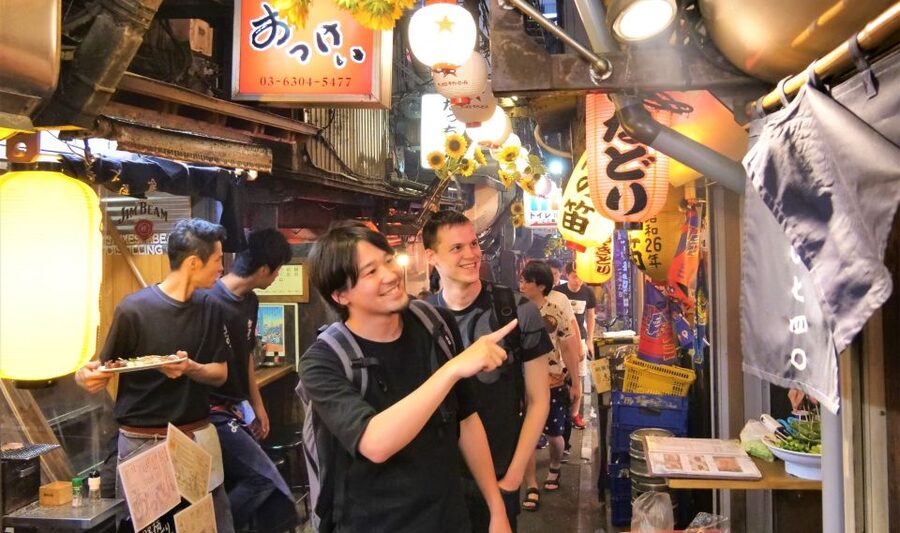 Tokyo: Shinjuku Bar Hopping with All-You-Can-Drink & Dinner - Meeting near Shinjuku Station