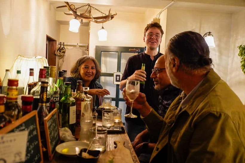 Tokyo: Shinjuku Golden Gai Bar Hopping Night Tour - Golden Gai, one small doorway at a time
