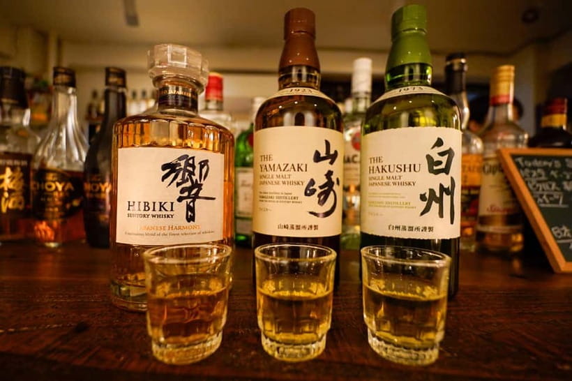Tokyo: Shinjuku Golden Gai Bar Hopping Night Tour - Japanese whisky tasting, with three ways to drink it