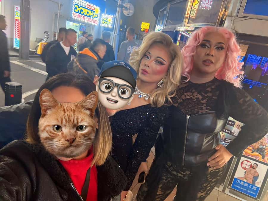 Tokyo:Shinjuku Ni-chome LGBTQ+ Bar Hopping Tour with Guide - Stop two: a different mood in the district