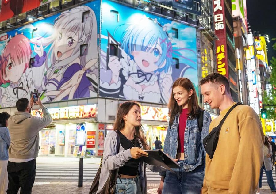 Tokyo: Shinjuku Nightlife Tour with Karaoke and Bar Hopping - Kabukicho after dark
