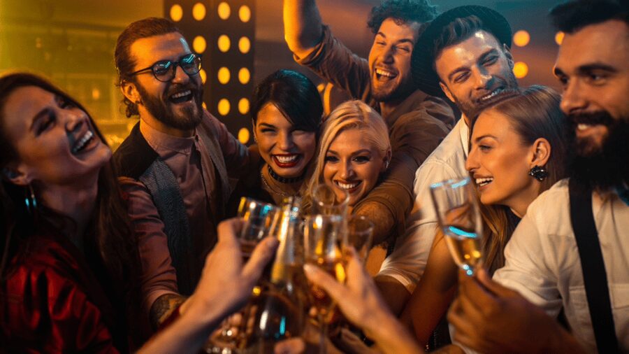 Ulm: Bar and Club Tour with Free Shots and VIP entry - Starting at Herr Berger in central Ulm