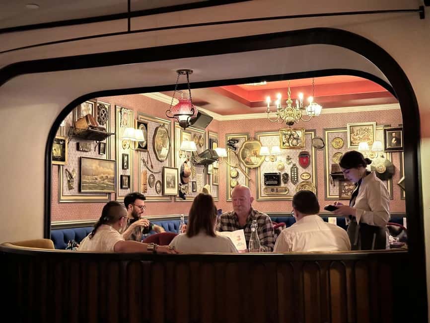 Ultimate Nightlife Group Tour NYC - A local host sets the tone