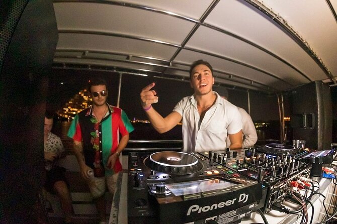 Ultimate Party in Miami : Boat Party, Party Bus & Nightclub - How much value do you get for $189?