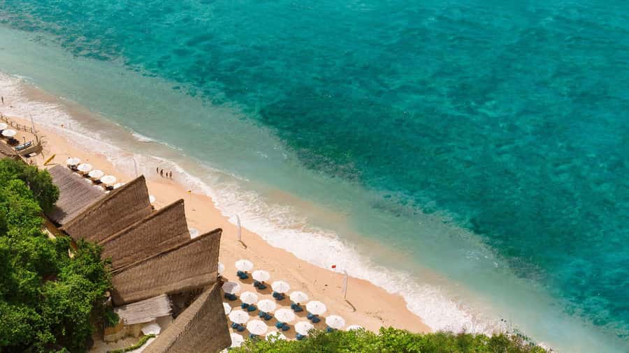 Uluwatu: Beach Club and Cliffside Private Bar Hopping Tour - Sundays Beach Club and the ride to the sand