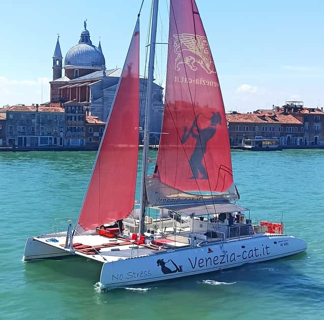 Venice: Golden Hour Cruise with Classical Music & Cocktail - Key points at a glance