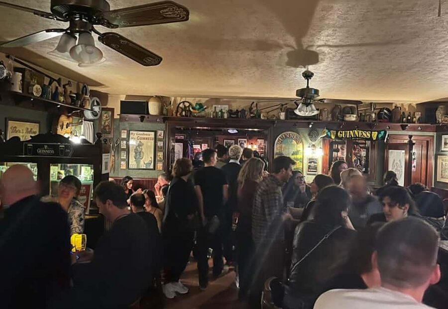 Verona Guided Bar Crawl in the Old Town - The middle stops: local atmosphere over nightclub spectacle