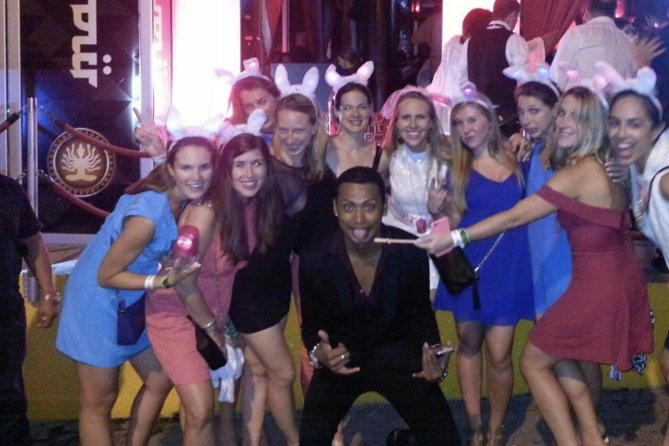 VIP Nightclub Tour in Playa del Carmen - Blue Parrot Beach Club and the beachfront mood