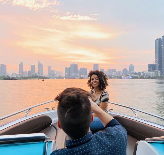 VIP Tour Enjoy Romantic Sunset by Speed Boat Free Cocktail - Saigon Bridge, Thu Thiem Bridge, and the modern city