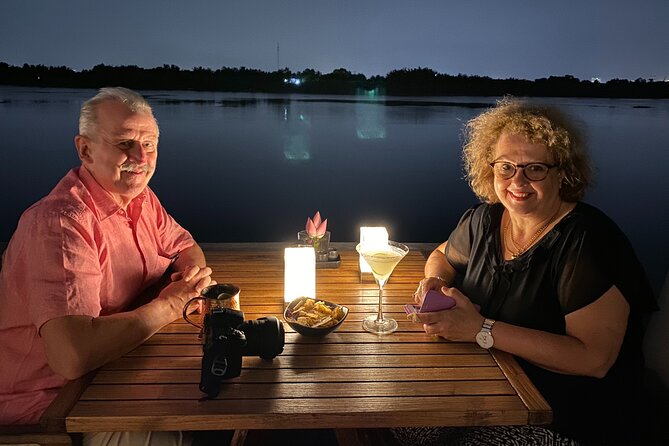VIP Tour in Saigon: Romantic Sunset Cocktail by SpeedBoat - The included cocktail and riverside finish