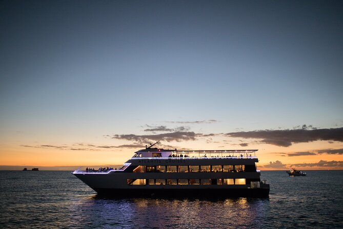 Waikiki Fireworks Cocktail Cruise - The welcome beverage and onboard spending