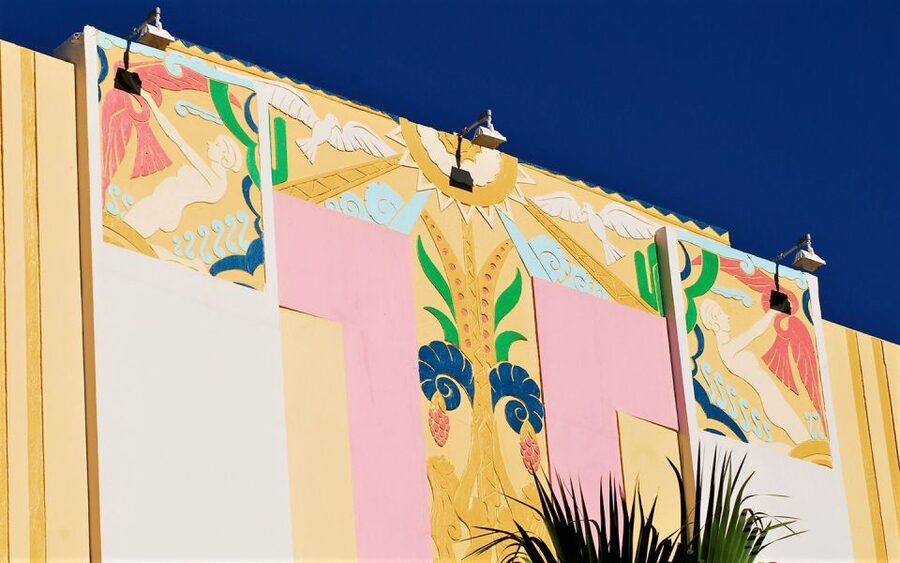 Walking Tour with Cocktails(optional) Miami - Why this Miami Beach walk is more than a photo stop