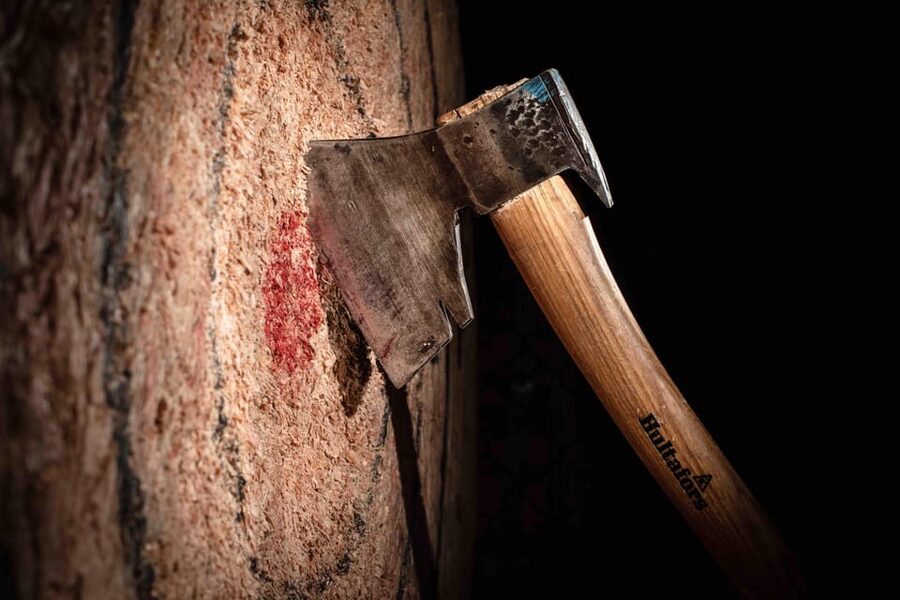 WOODCUTTER - AXE THROWING & BAR EXPERIENCE IN FRANKFURT - Key points to know before you book